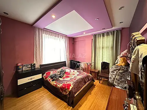 Satılır 4 otaqlı mənzil 120 m²