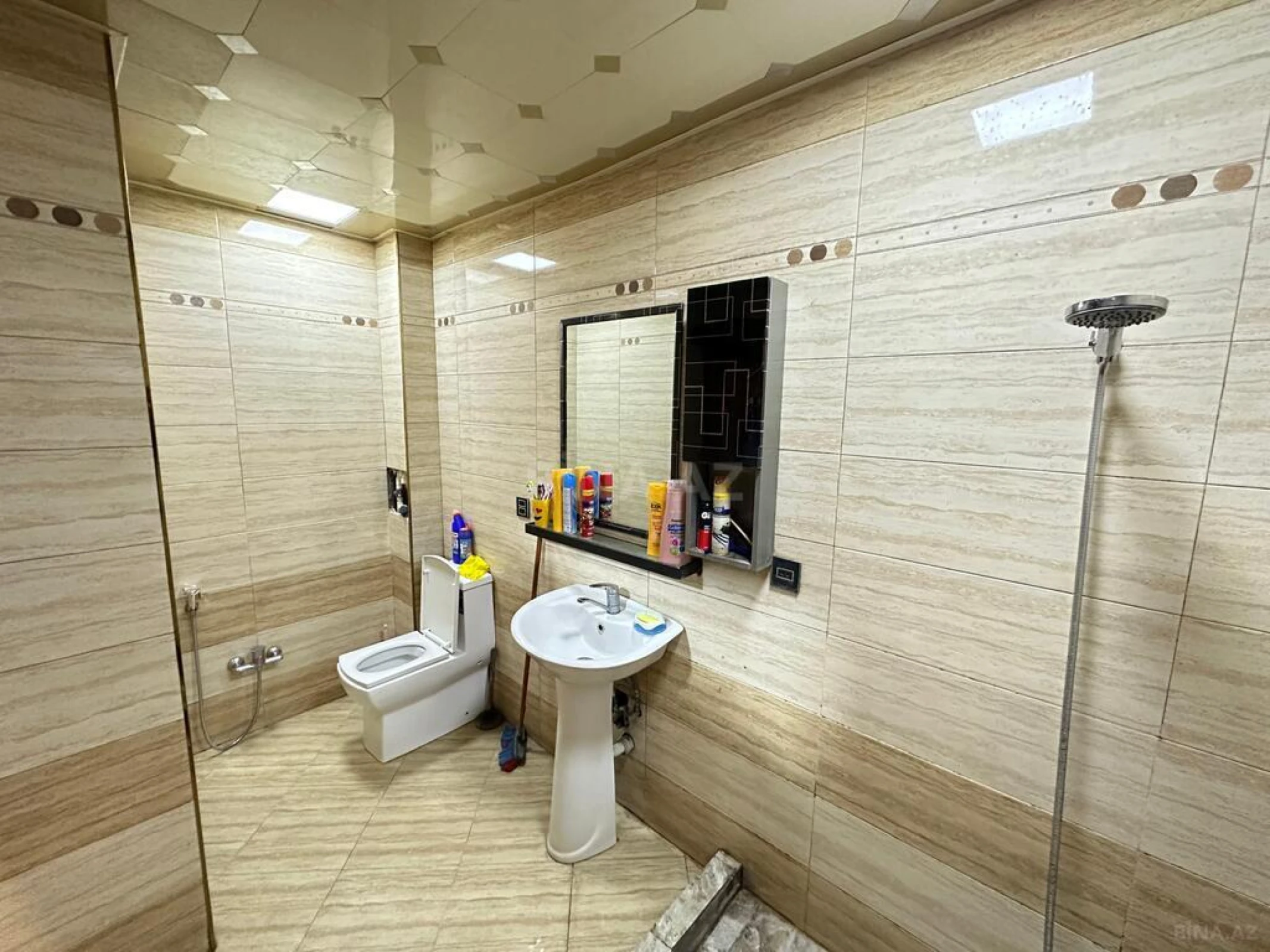 Satılır 4 otaqlı mənzil 120 m²