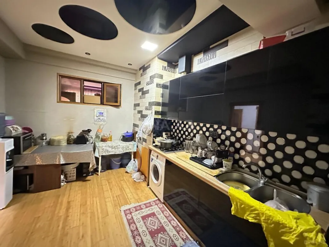 Satılır 4 otaqlı mənzil 120 m²