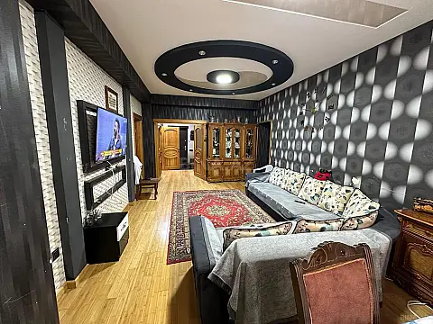 Satılır 4 otaqlı mənzil 120 m²