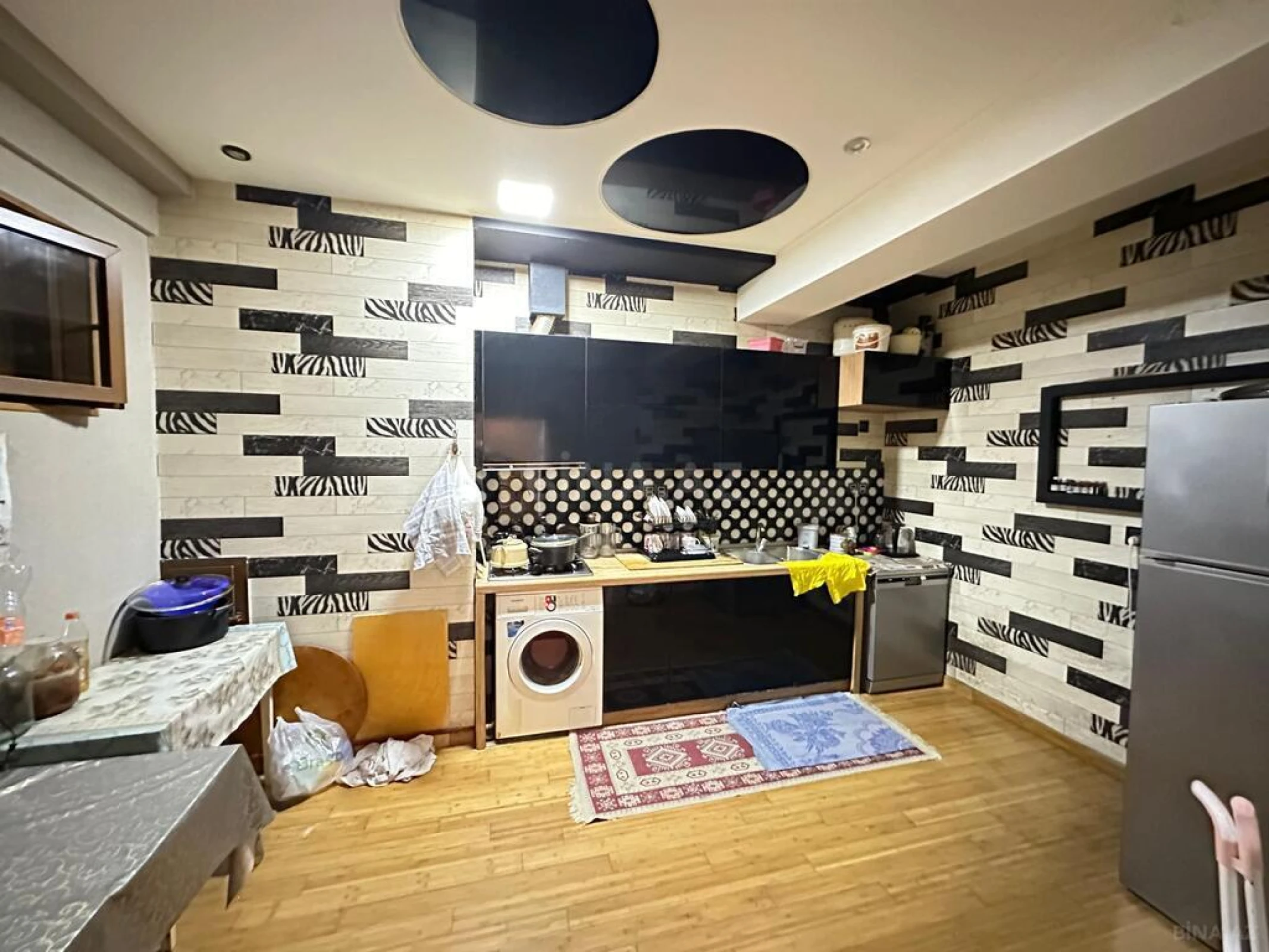 Satılır 4 otaqlı mənzil 120 m²