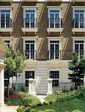 Satılır 4 otaqlı mənzil 145 m²