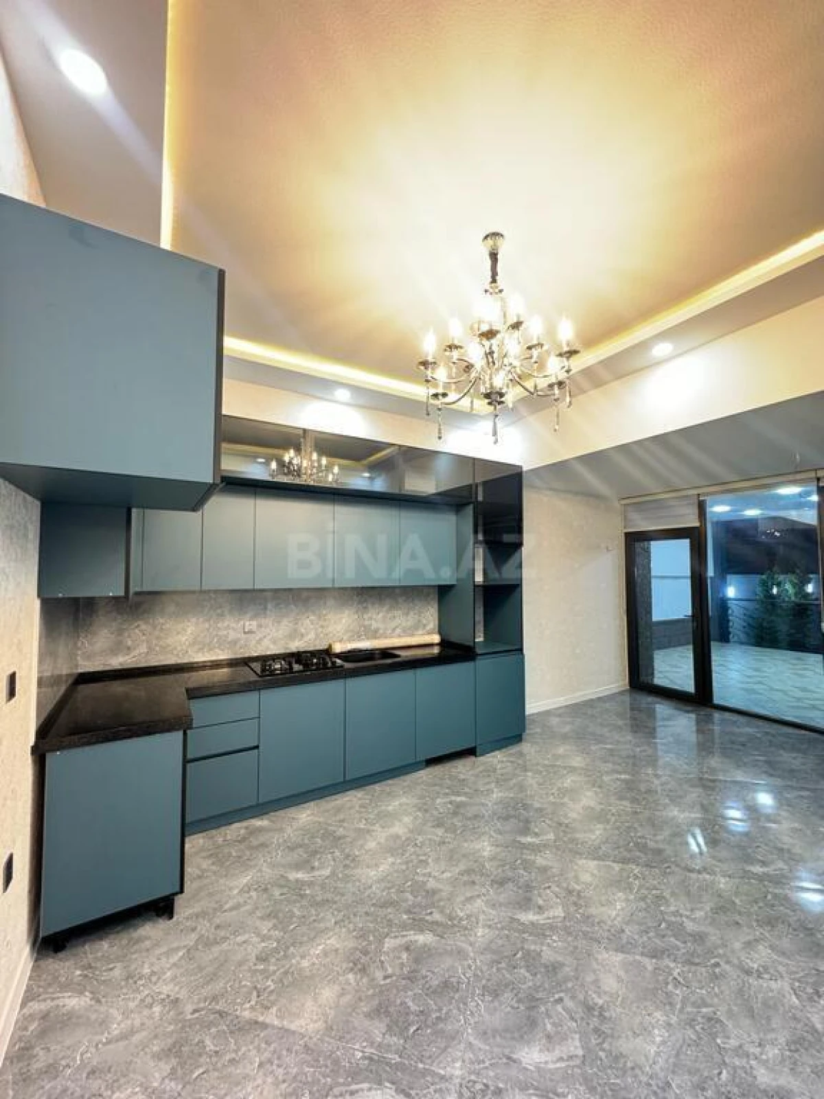 Satılır 5 otaqlı həyət evi 240 m²