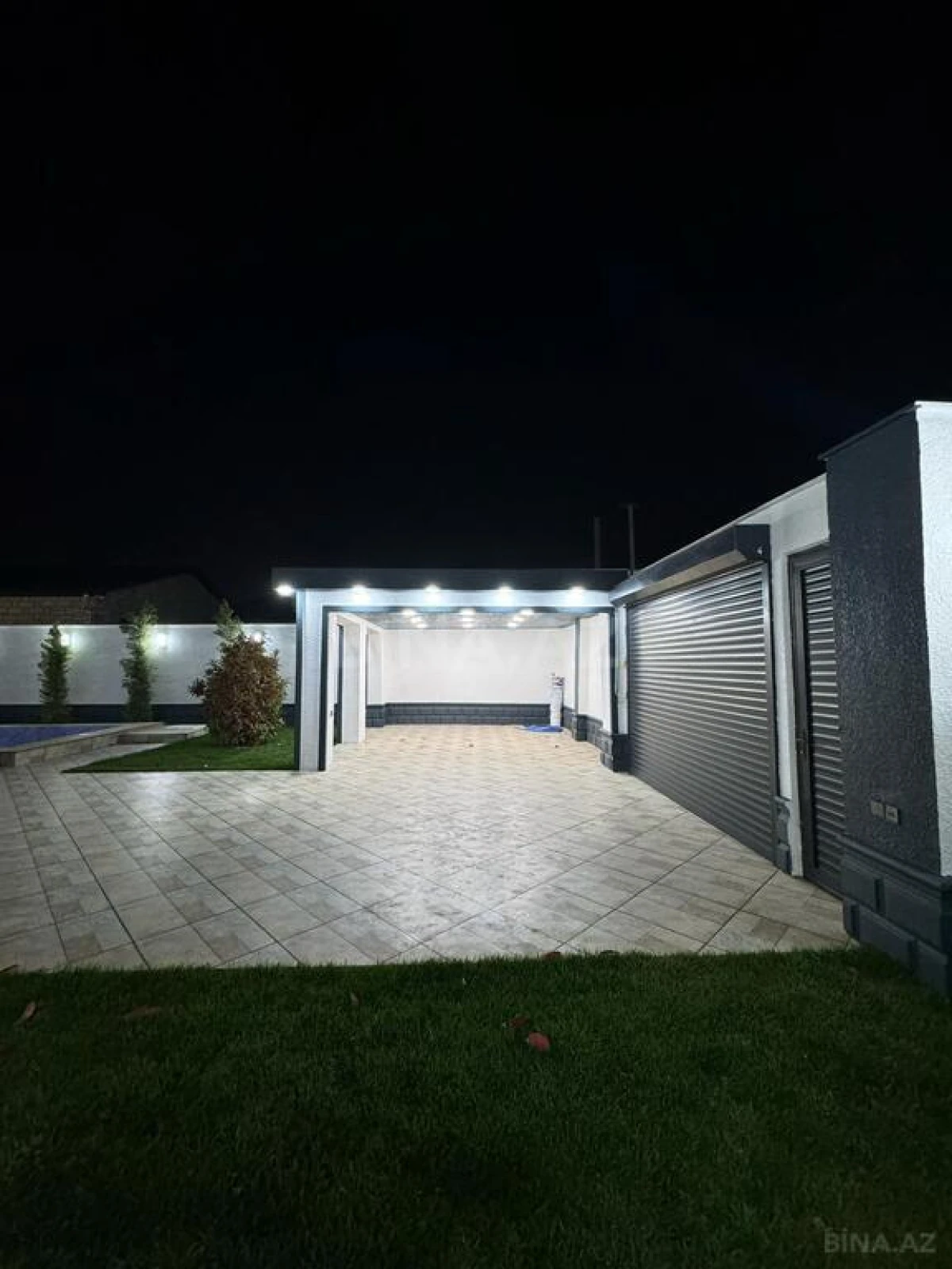 Satılır 5 otaqlı həyət evi 240 m²