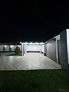Satılır 5 otaqlı həyət evi 240 m²