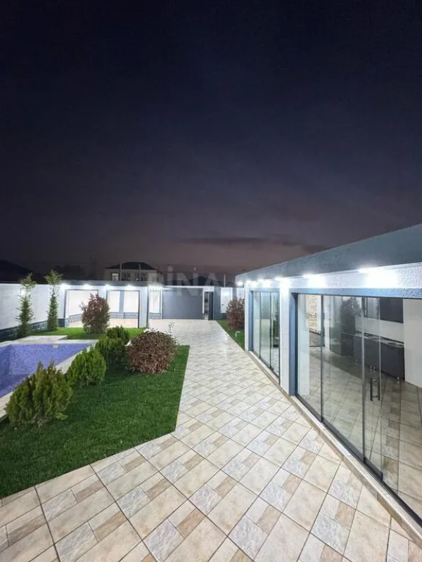 Satılır 5 otaqlı həyət evi 240 m²