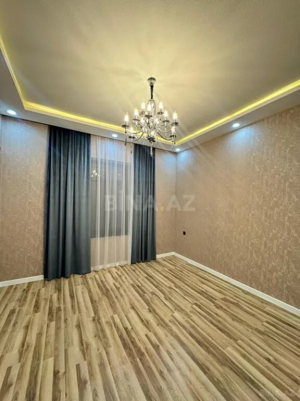 Satılır 5 otaqlı həyət evi 240 m²