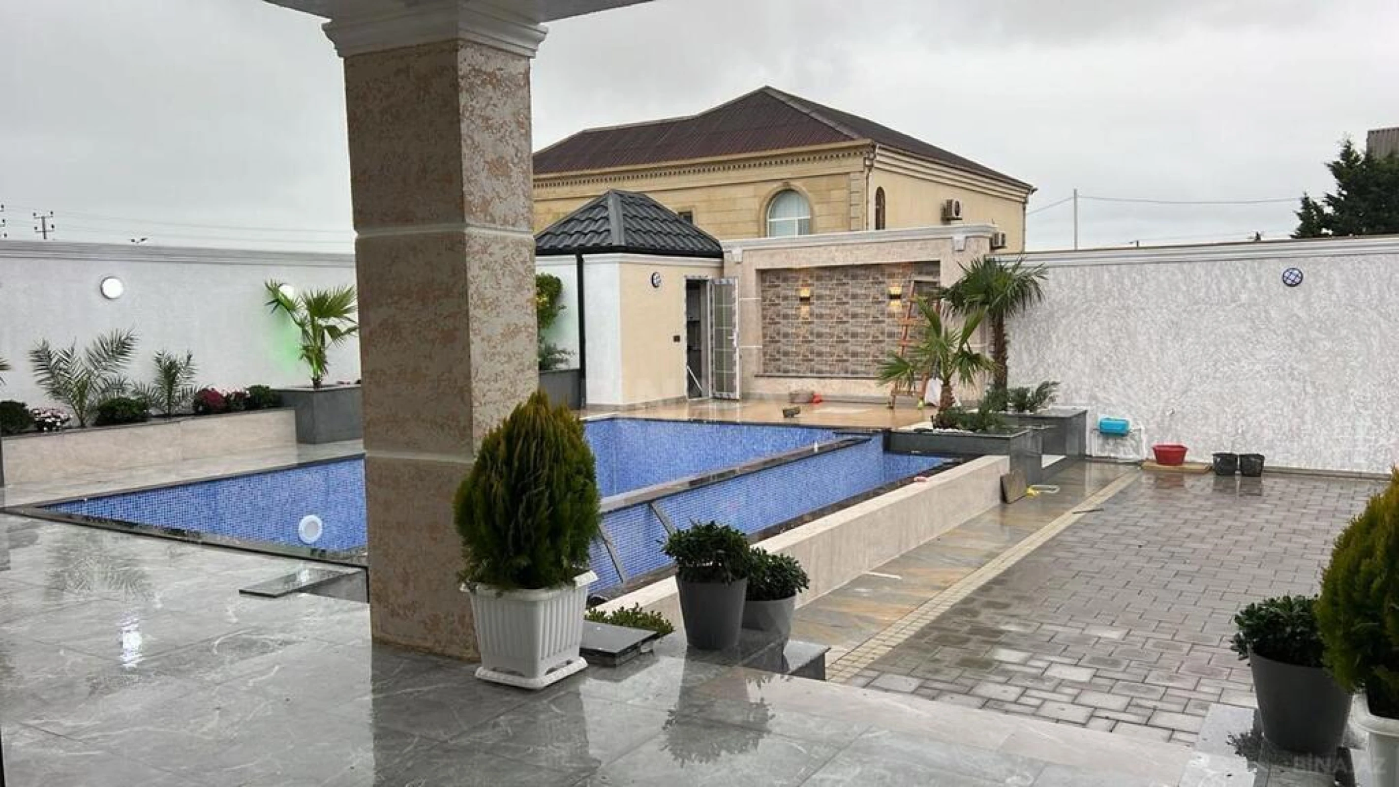 Satılır 4 otaqlı həyət evi 165 m²