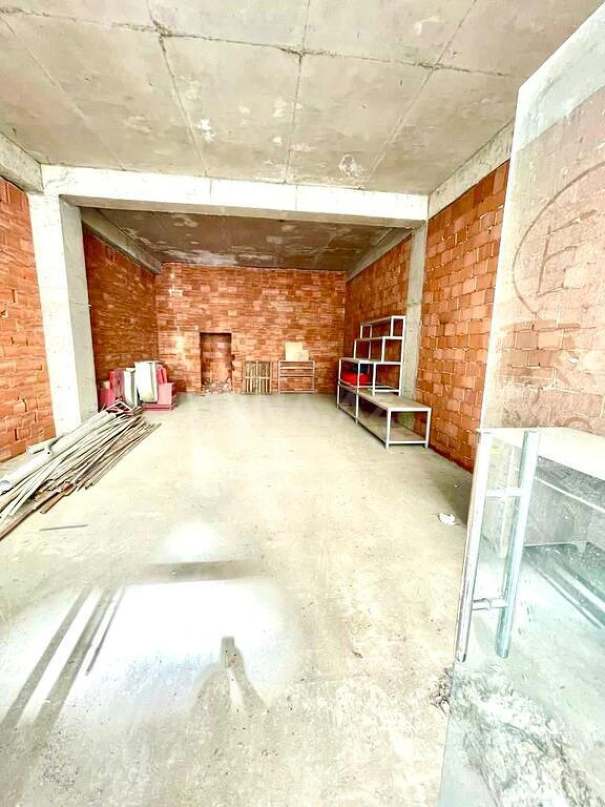 Satılır obyekt 140 m²