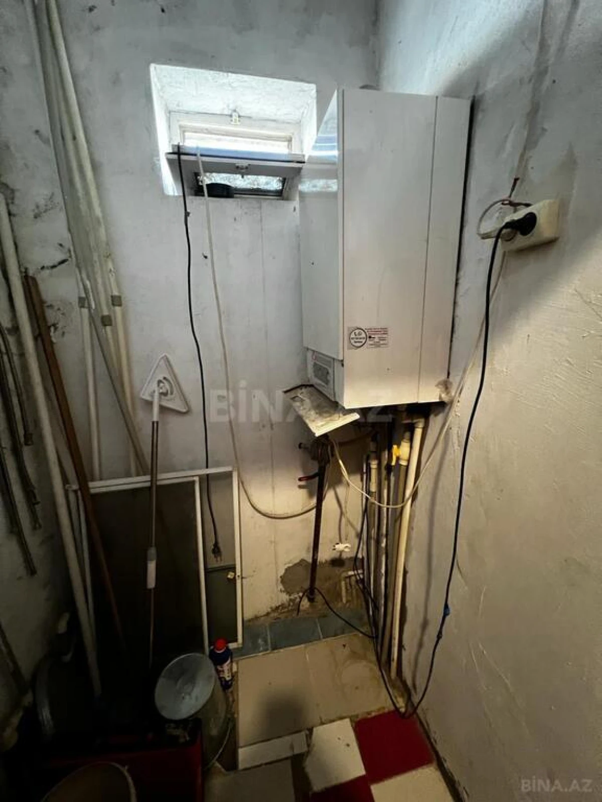 Satılır 5 otaqlı həyət evi 240 m²