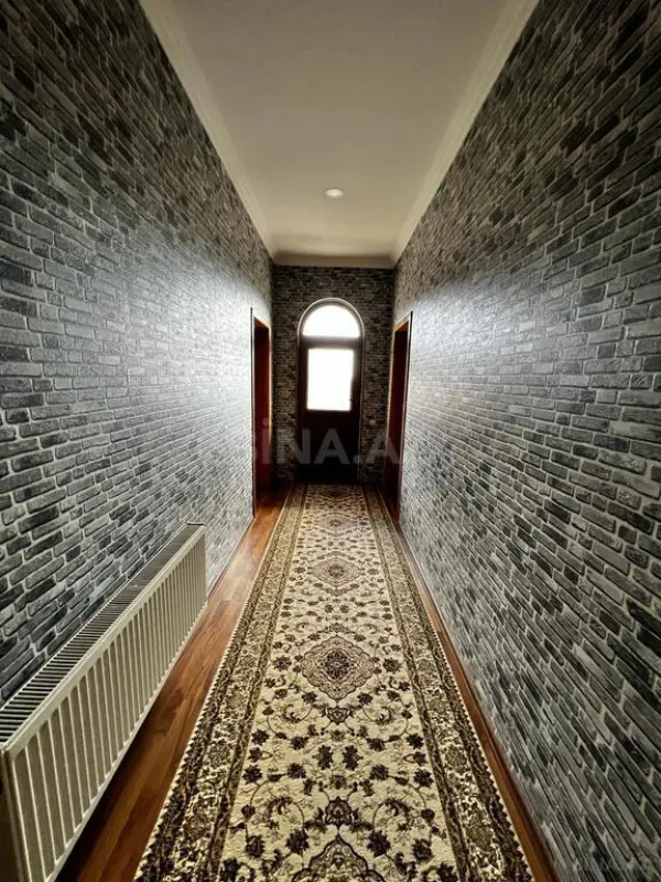 Satılır 5 otaqlı həyət evi 240 m²