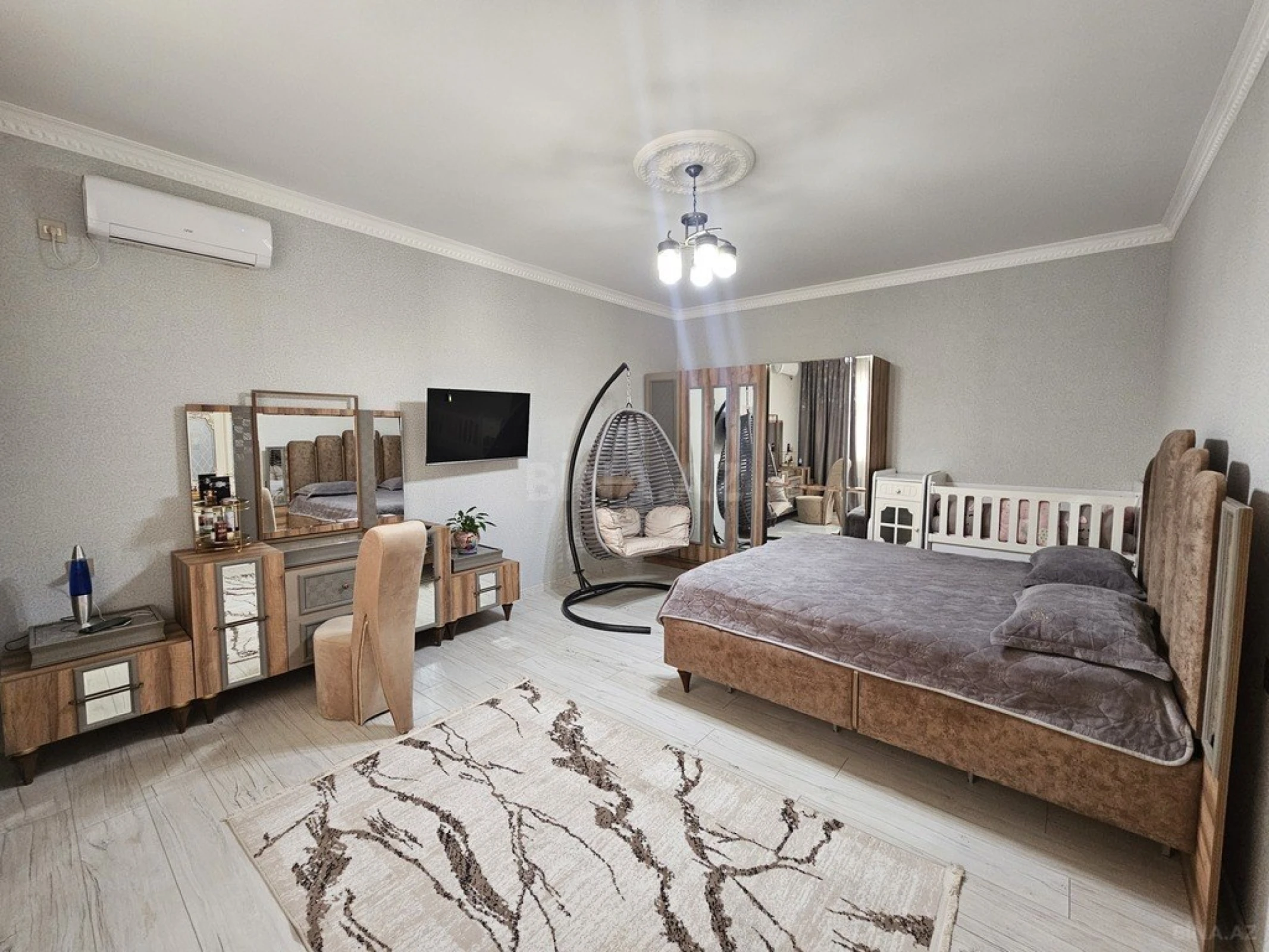 Satılır 4 otaqlı həyət evi 160 m²