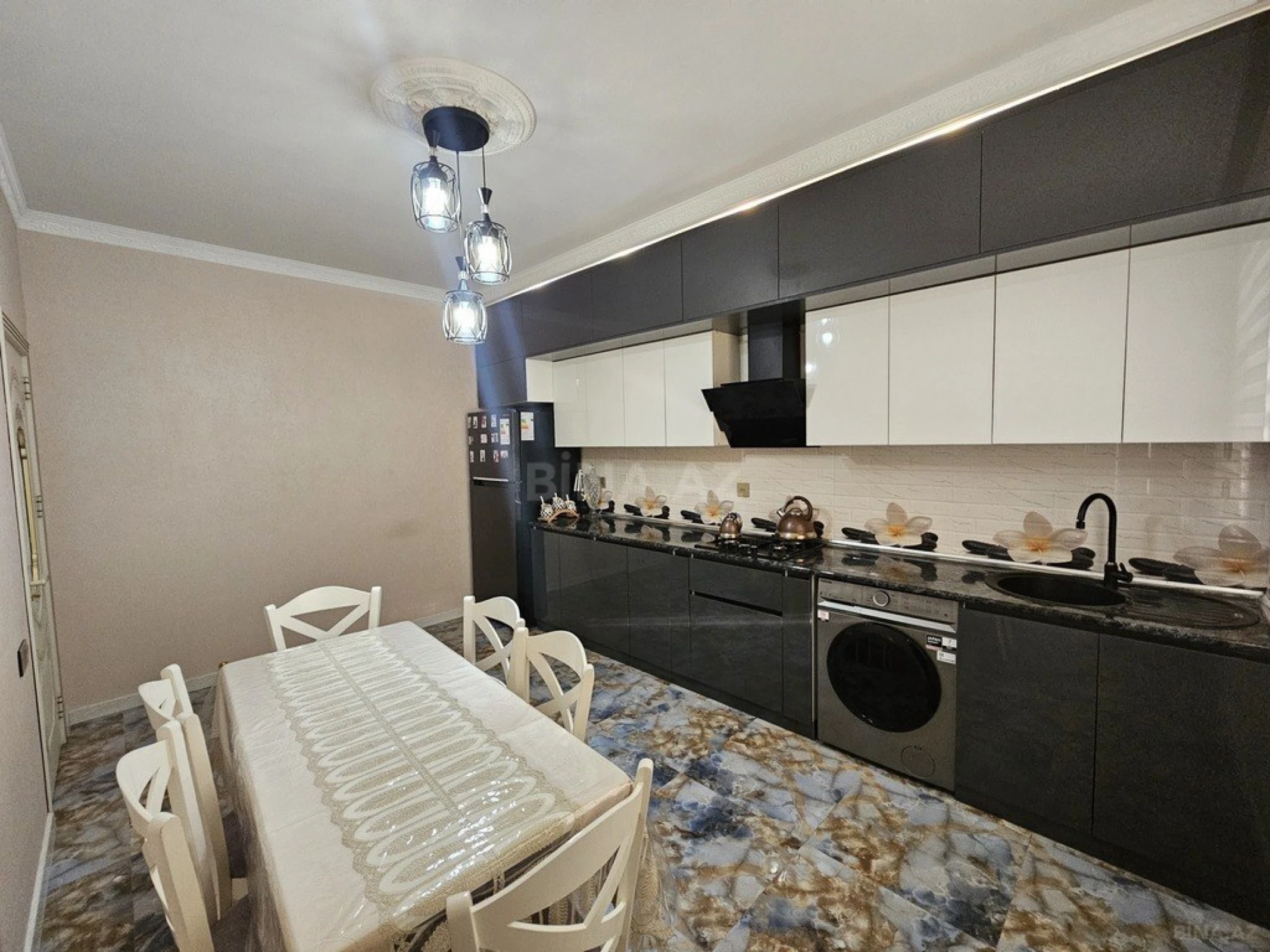 Satılır 4 otaqlı həyət evi 160 m²