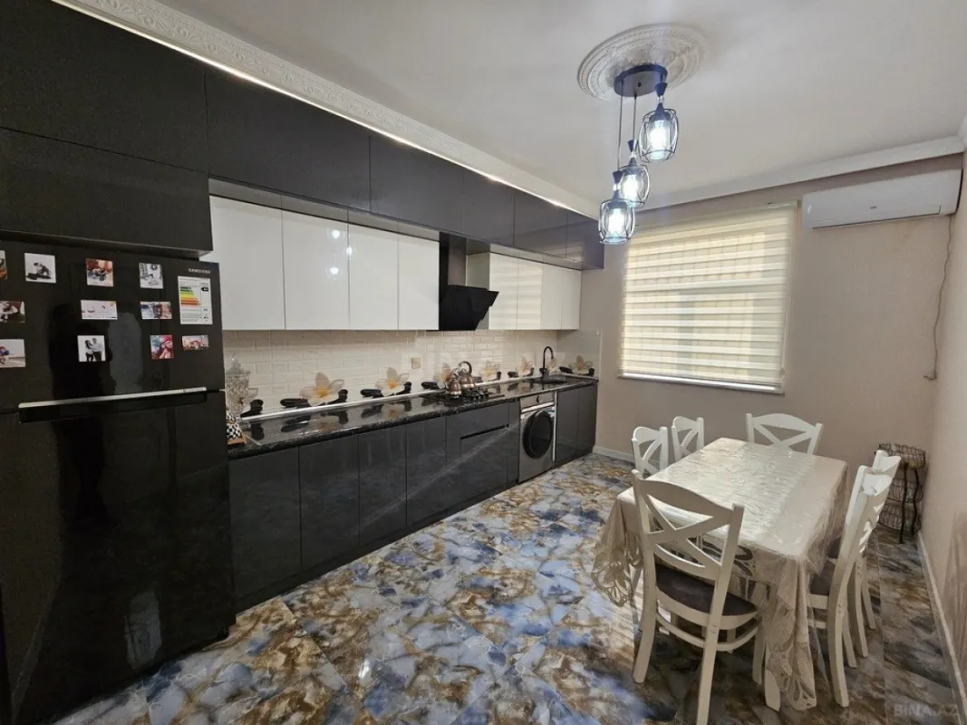 Satılır 4 otaqlı həyət evi 160 m²