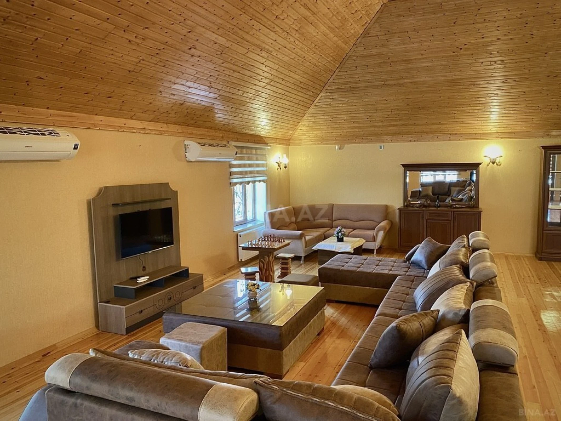 Kirayə verilir 6 otaqlı həyət evi 300 m²