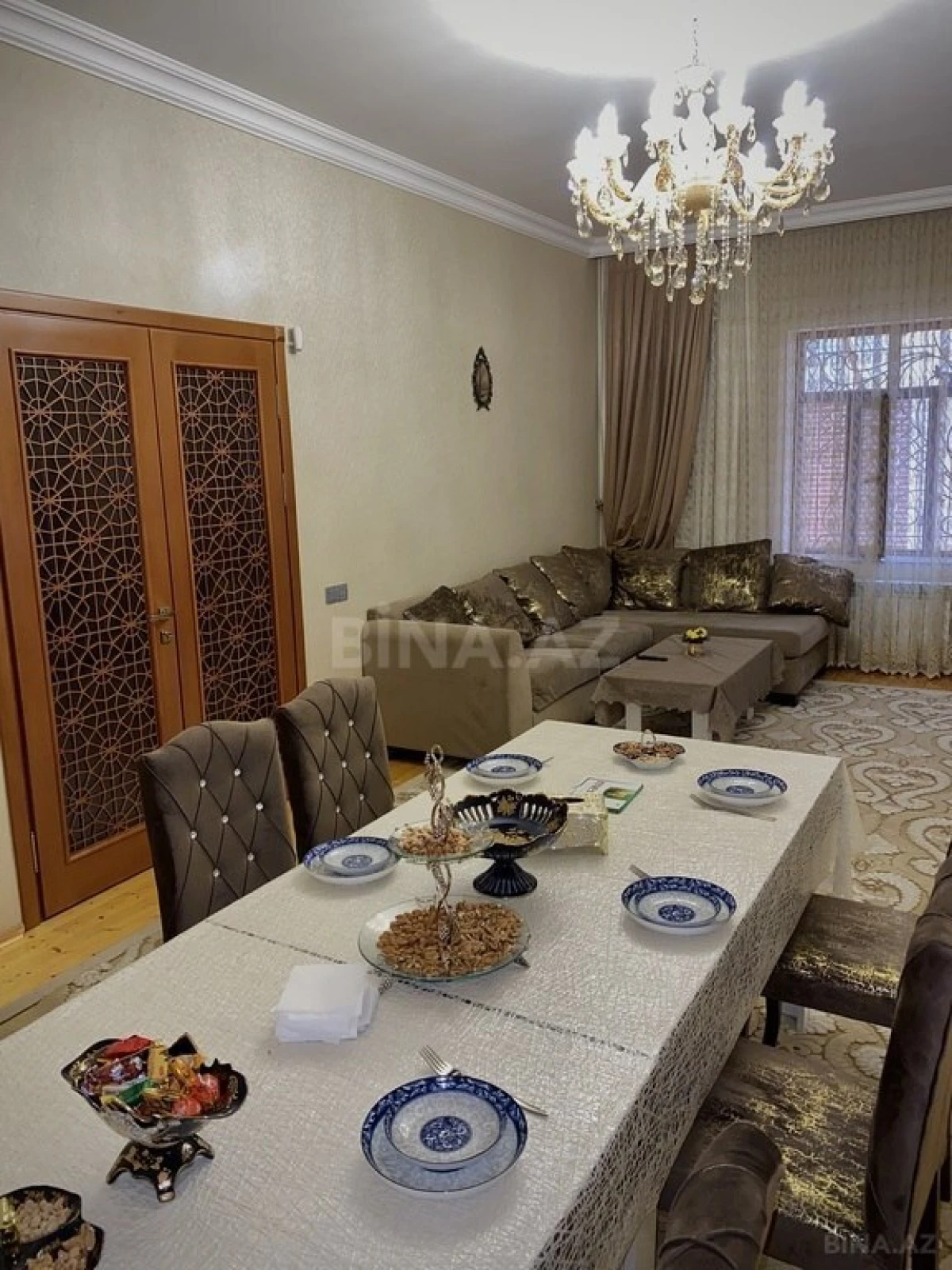 Kirayə verilir 6 otaqlı həyət evi 300 m²