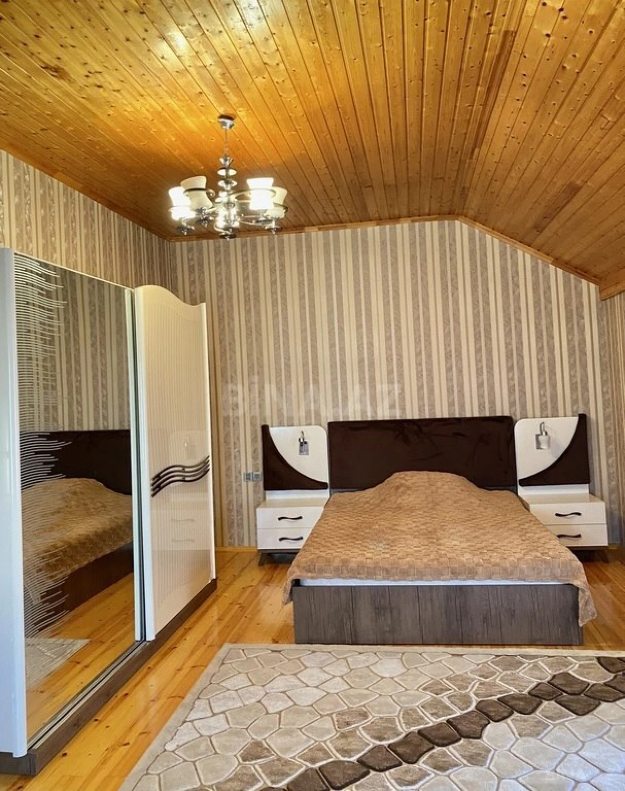 Kirayə verilir 6 otaqlı həyət evi 300 m²