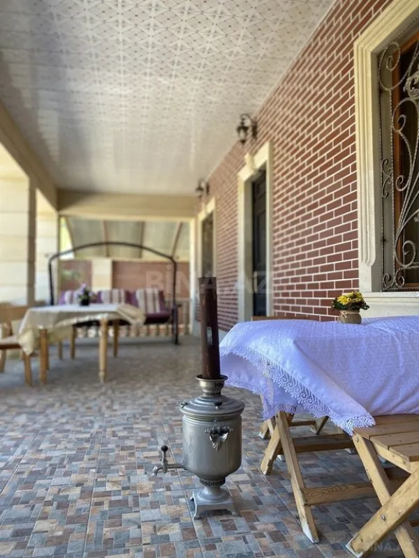 Kirayə verilir 6 otaqlı həyət evi 300 m²