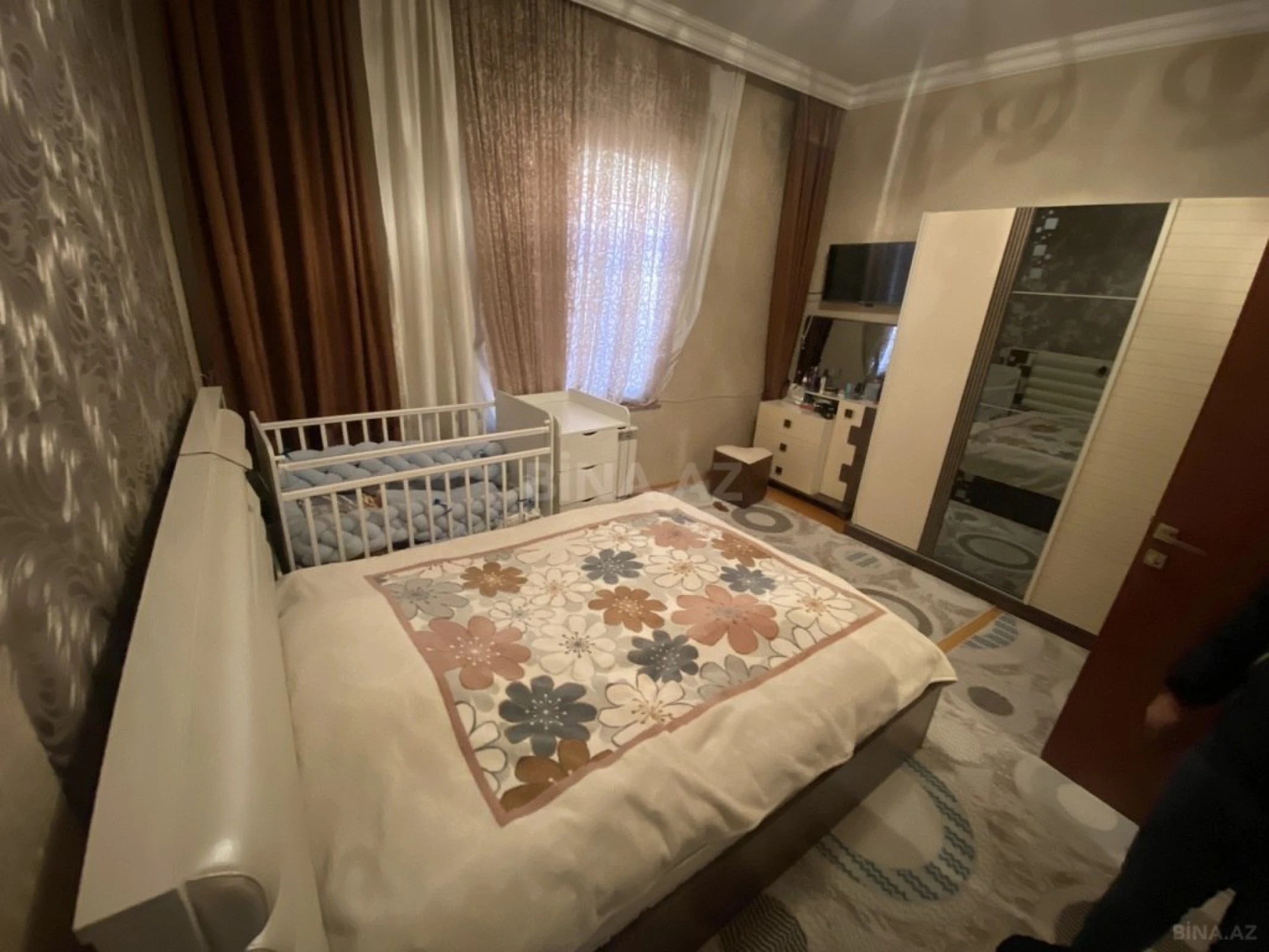 Kirayə verilir 6 otaqlı həyət evi 300 m²