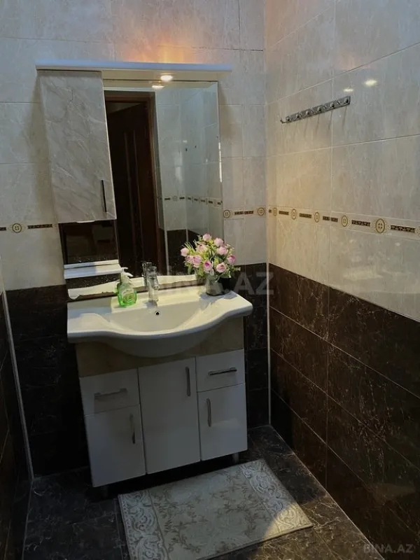 Kirayə verilir 6 otaqlı həyət evi 300 m²