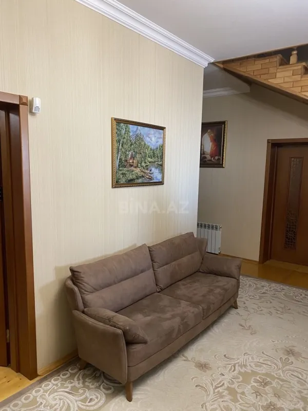 Kirayə verilir 6 otaqlı həyət evi 300 m²