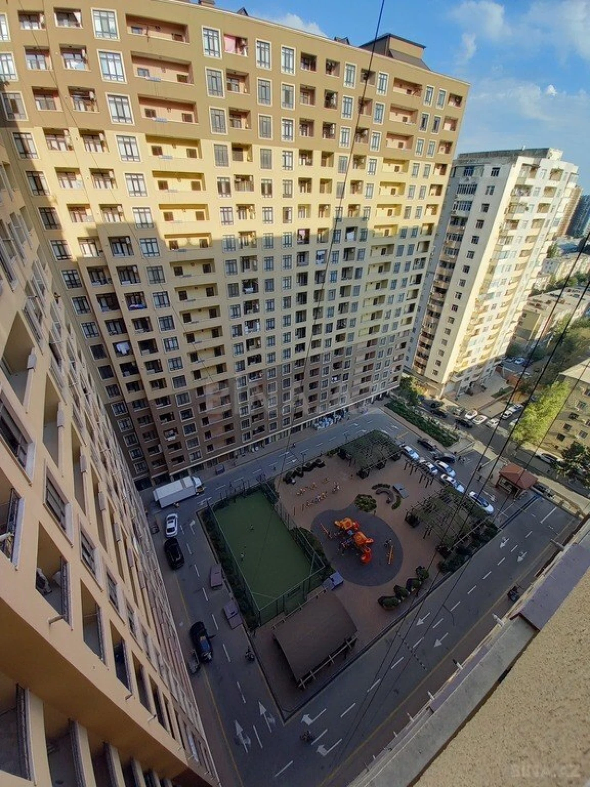 Satılır 3 otaqlı mənzil 117 m²