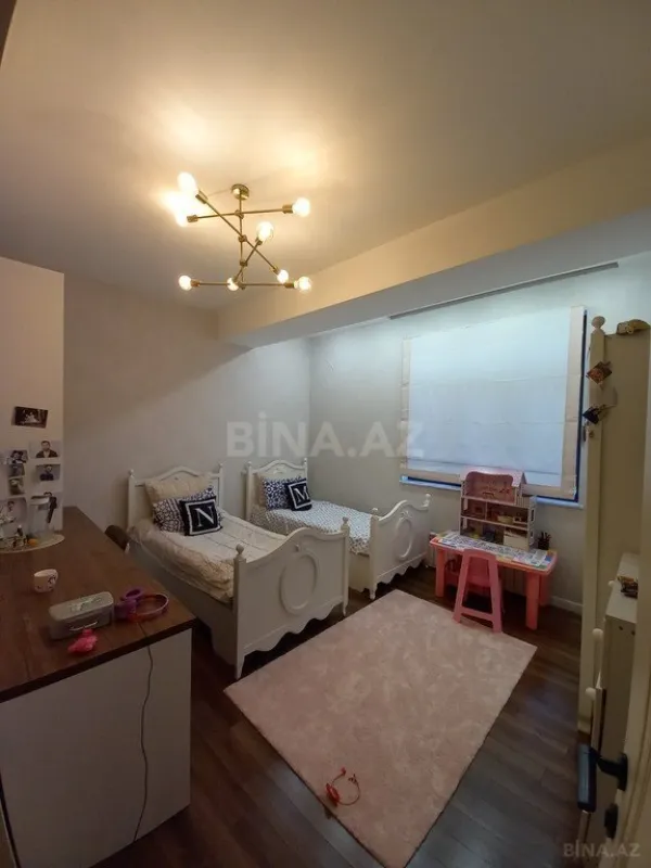 Satılır 3 otaqlı mənzil 117 m²