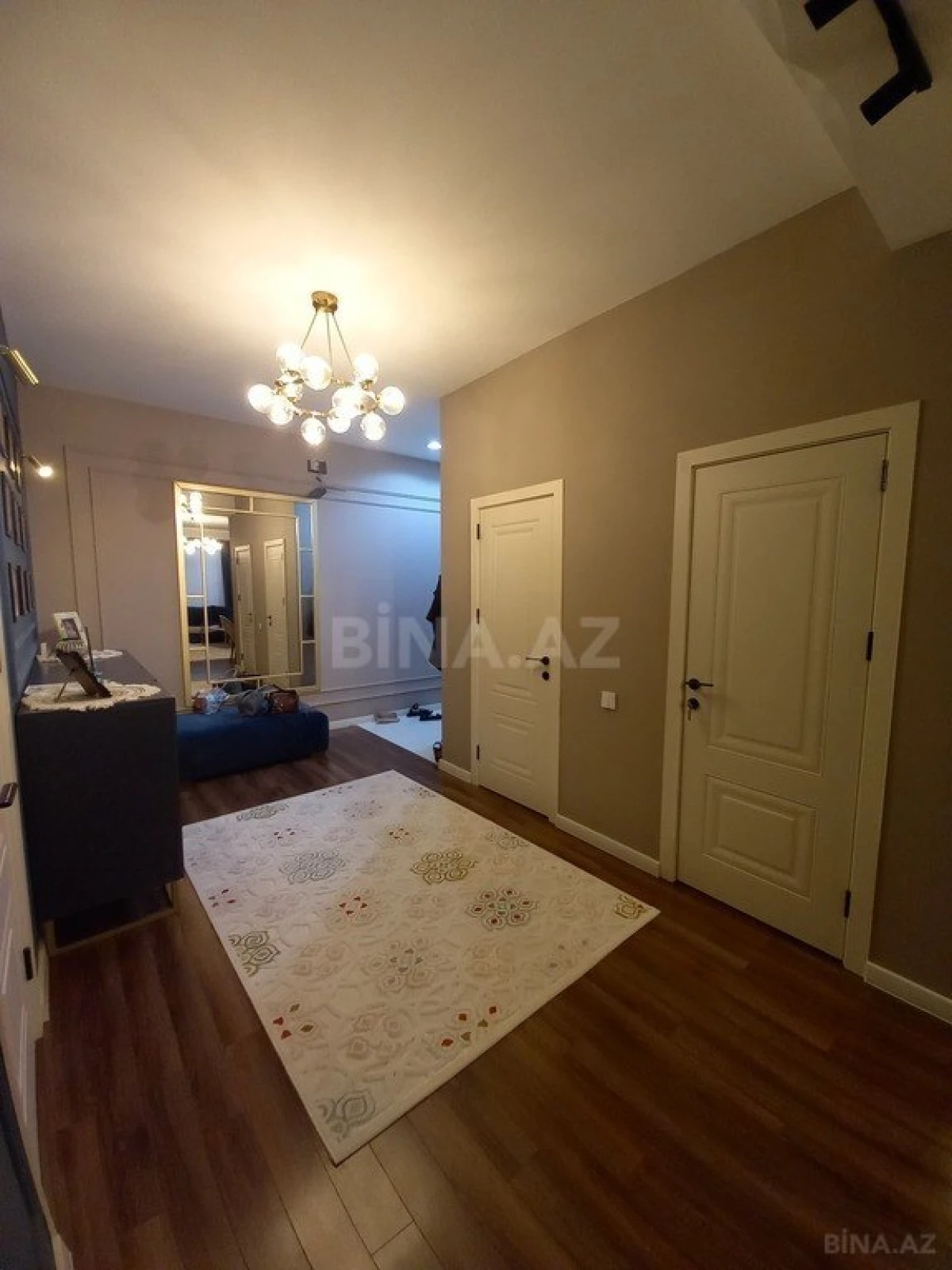 Satılır 3 otaqlı mənzil 117 m²