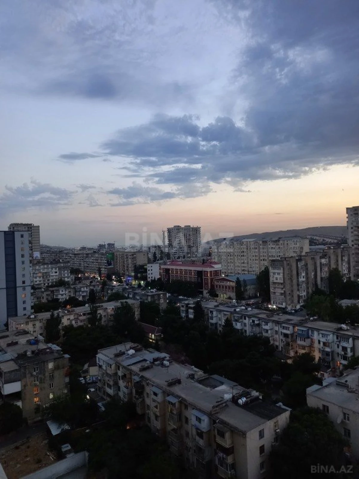 Satılır 3 otaqlı mənzil 117 m²