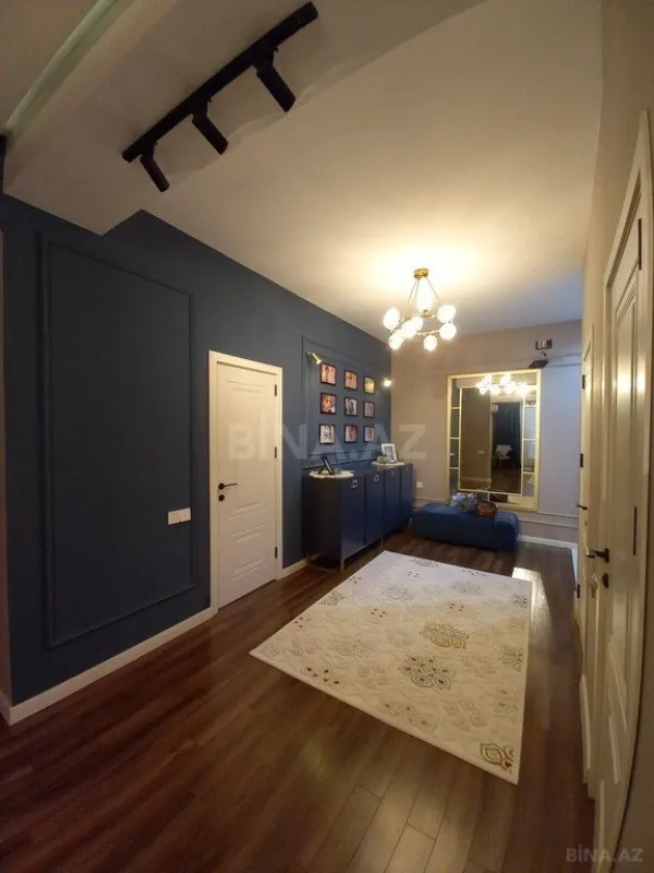 Satılır 3 otaqlı mənzil 117 m²