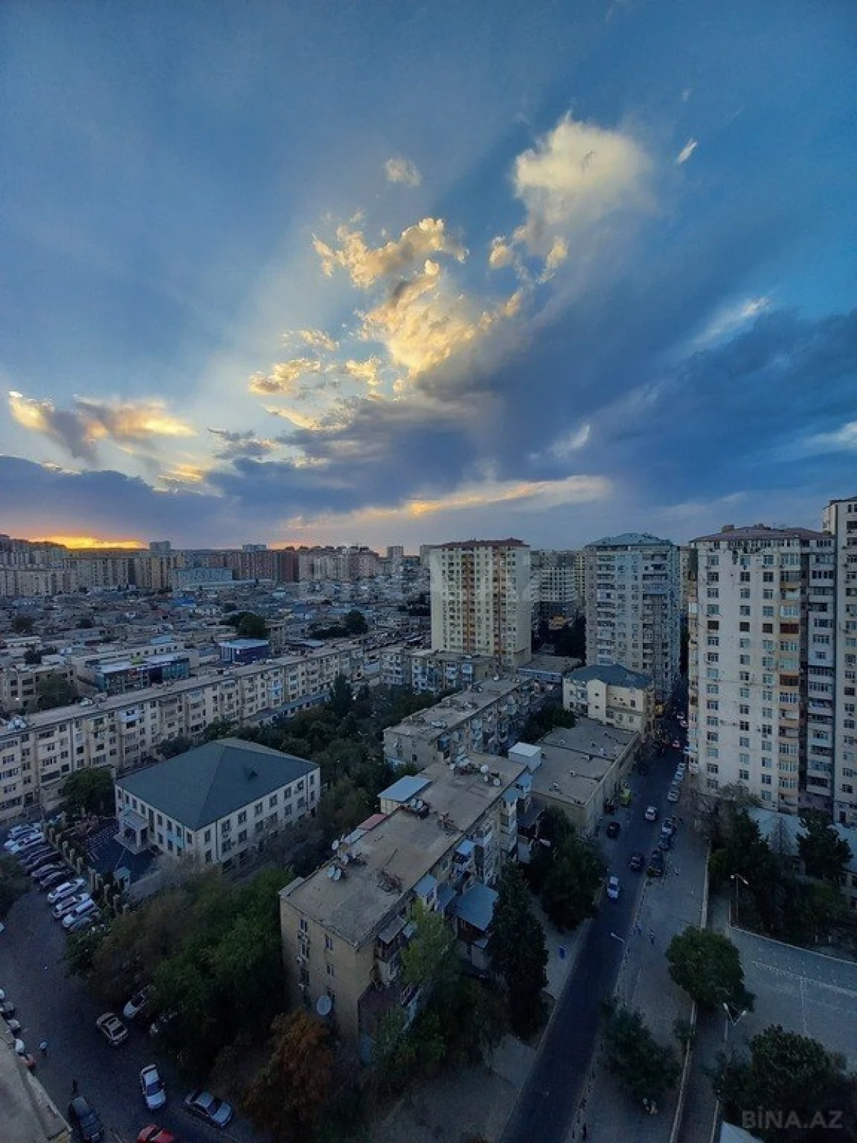 Satılır 3 otaqlı mənzil 117 m²