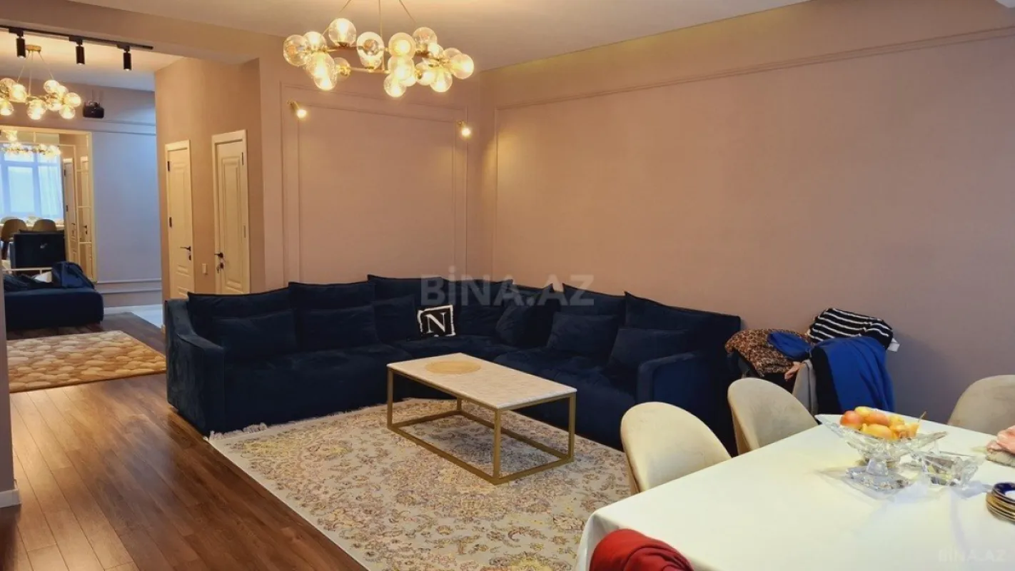 Satılır 3 otaqlı mənzil 117 m²