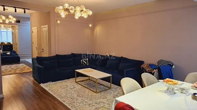 Satılır 3 otaqlı mənzil 117 m²