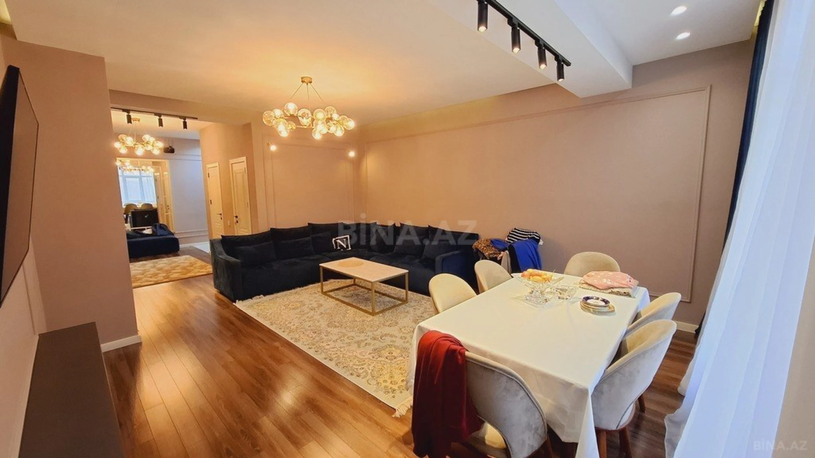 Satılır 3 otaqlı mənzil 117 m²