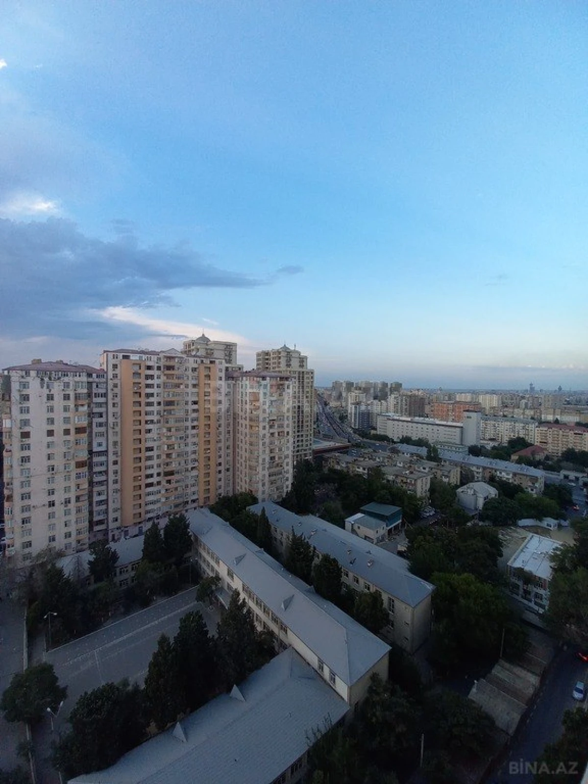 Satılır 3 otaqlı mənzil 117 m²