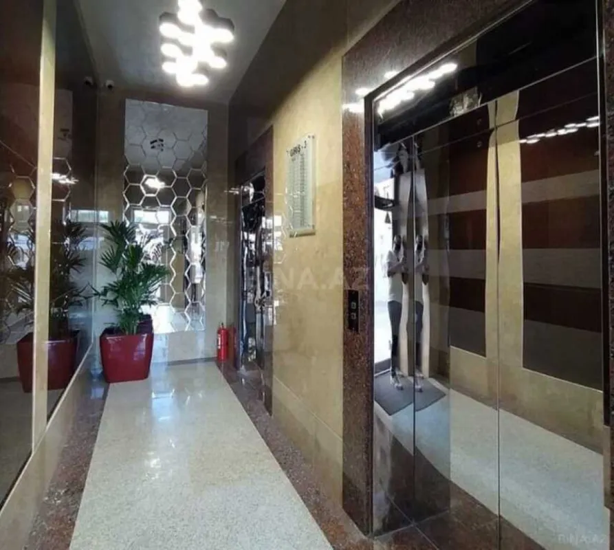 Satılır 3 otaqlı mənzil 117 m²
