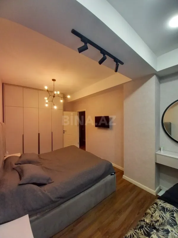 Satılır 3 otaqlı mənzil 117 m²