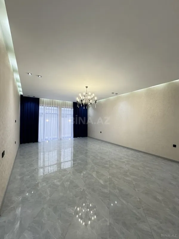 Satılır 5 otaqlı həyət evi 215 m²