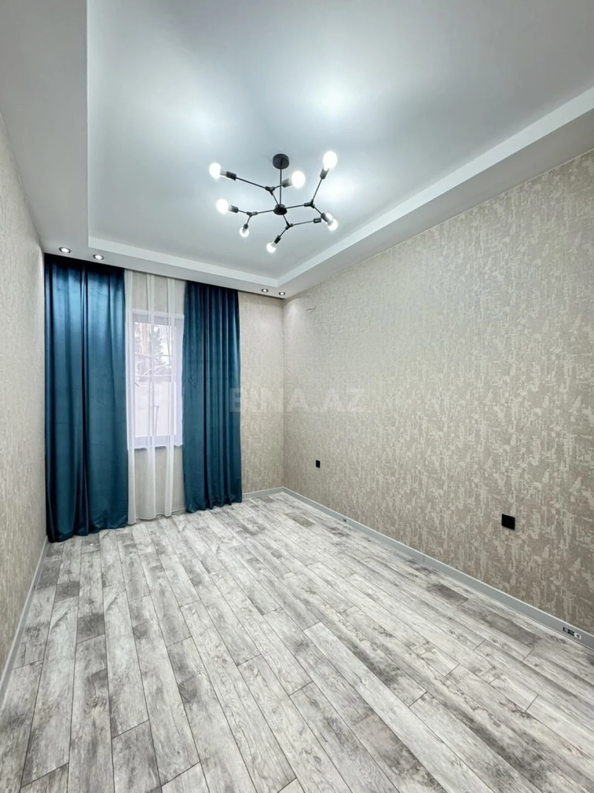 Satılır 5 otaqlı həyət evi 215 m²