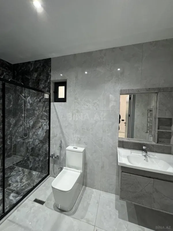 Satılır 5 otaqlı həyət evi 215 m²