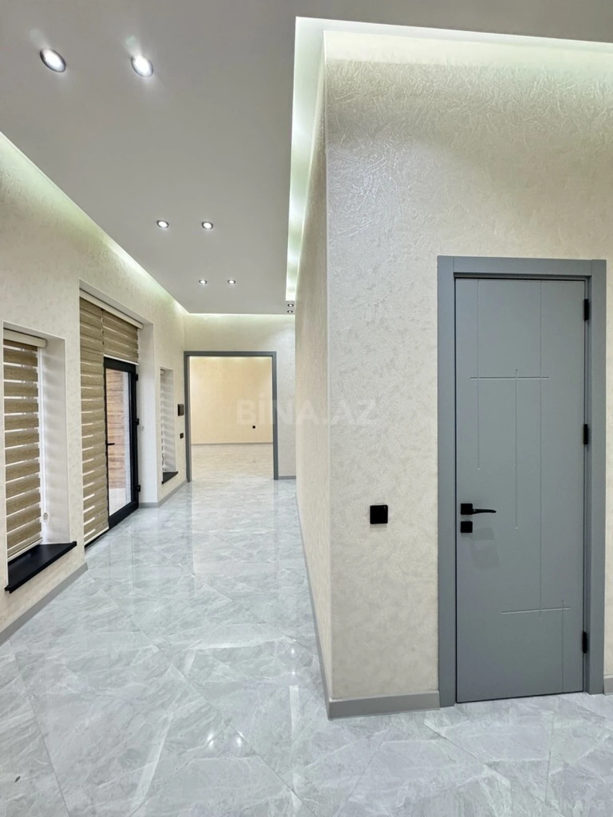 Satılır 5 otaqlı həyət evi 215 m²