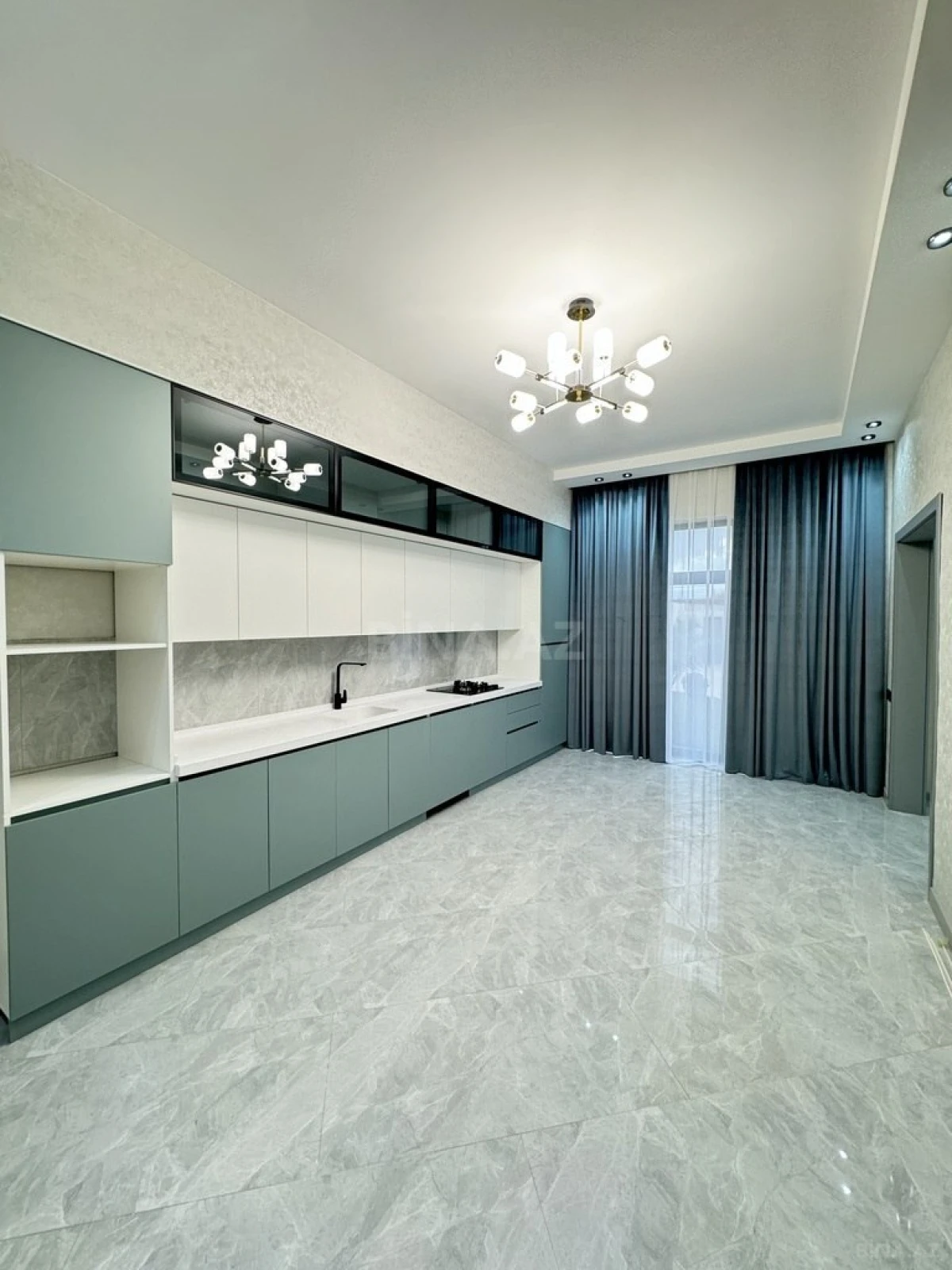 Satılır 5 otaqlı həyət evi 215 m²