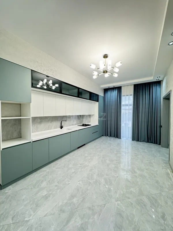 Satılır 5 otaqlı həyət evi 215 m²
