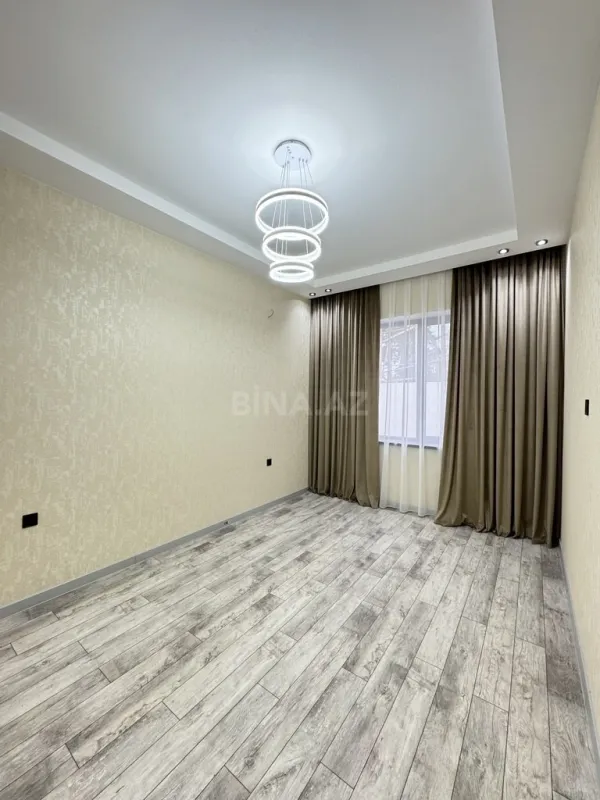 Satılır 5 otaqlı həyət evi 215 m²