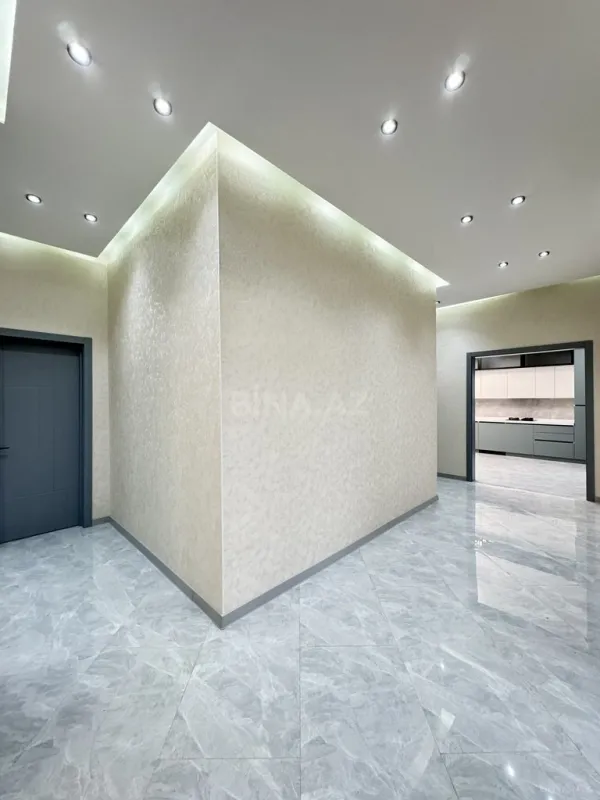 Satılır 5 otaqlı həyət evi 215 m²