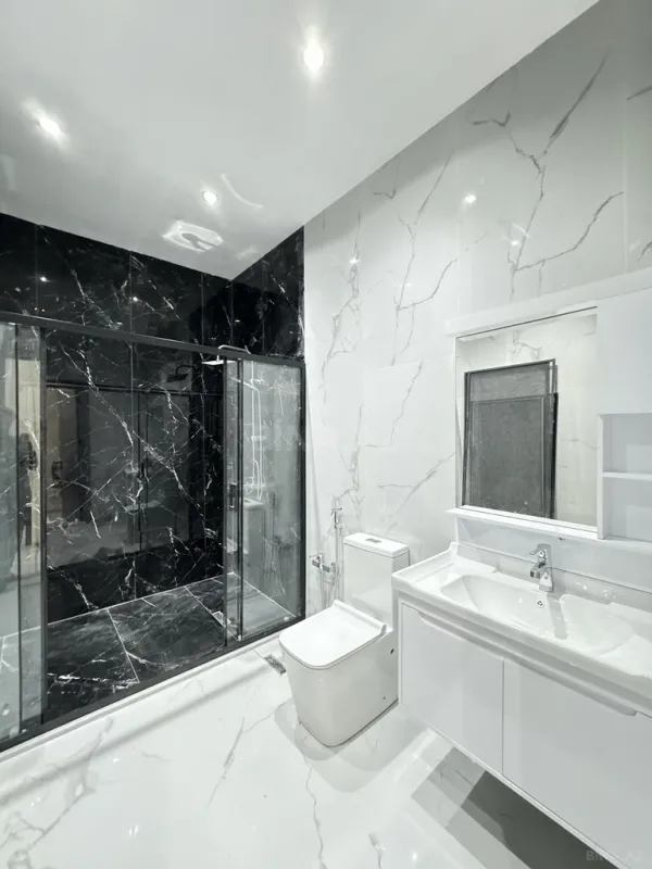 Satılır 5 otaqlı həyət evi 215 m²