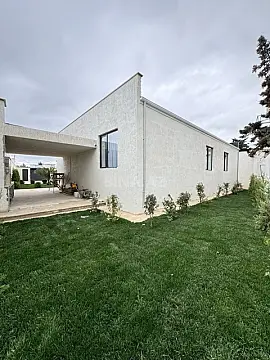 Satılır 5 otaqlı həyət evi 215 m²
