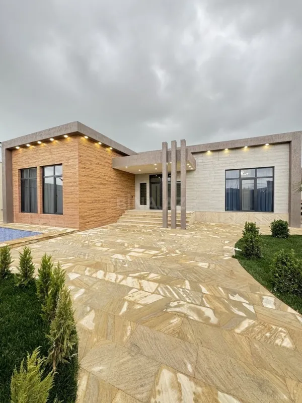 Satılır 5 otaqlı həyət evi 215 m²