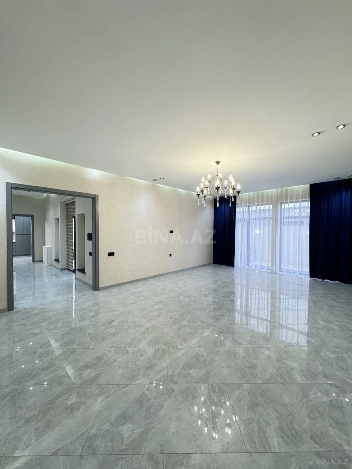 Satılır 5 otaqlı həyət evi 215 m²