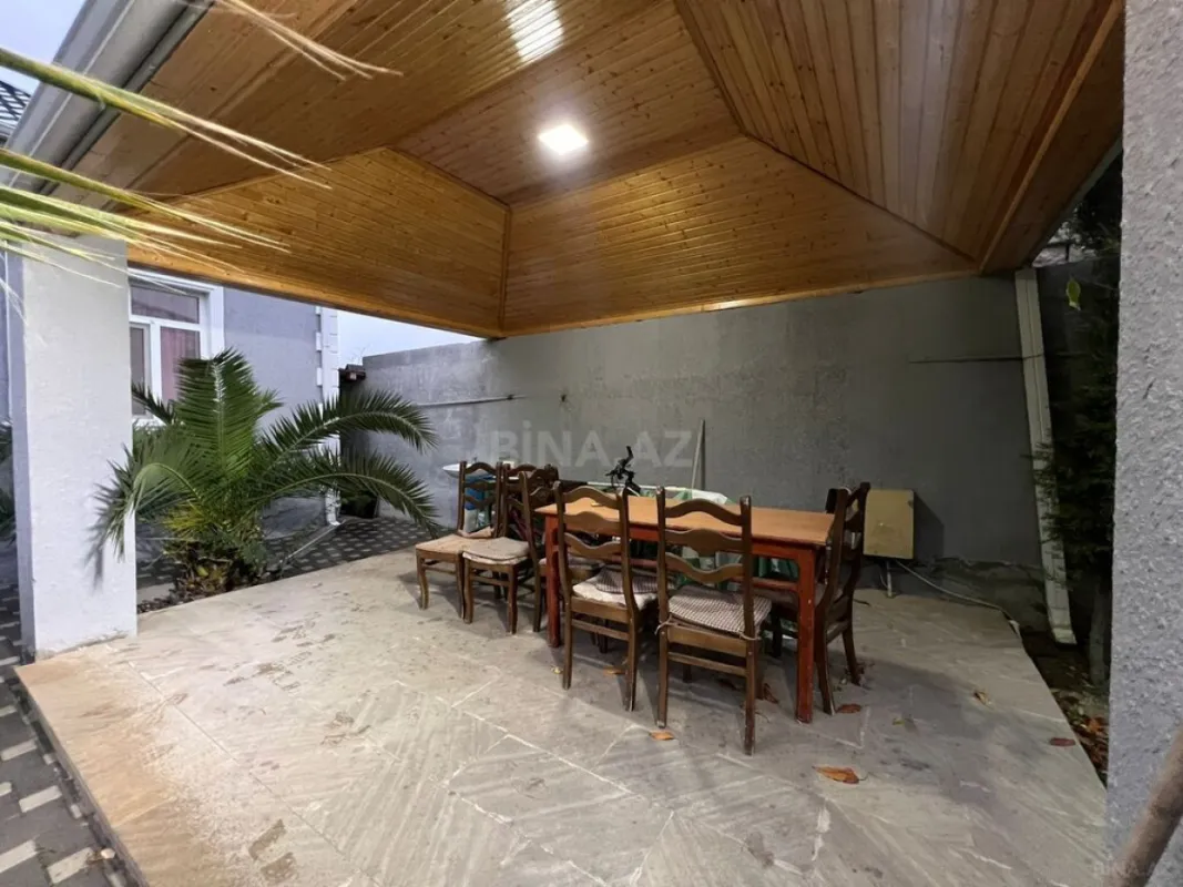 Satılır 4 otaqlı həyət evi 160 m²
